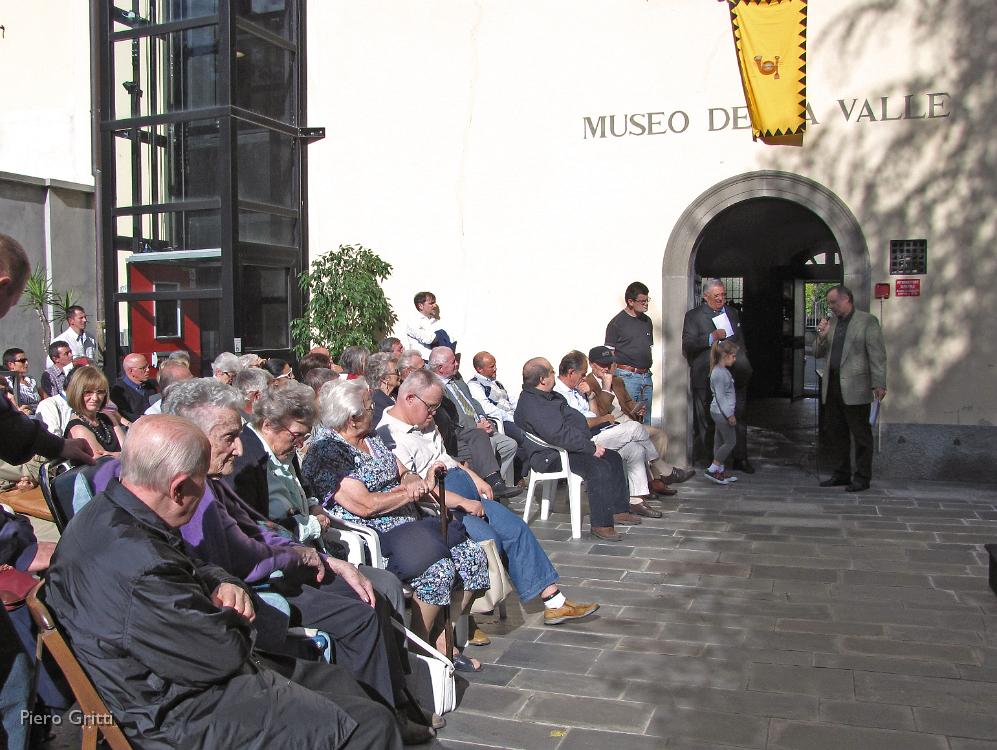 02 Bruno Marconi introduce l'incontro .JPG